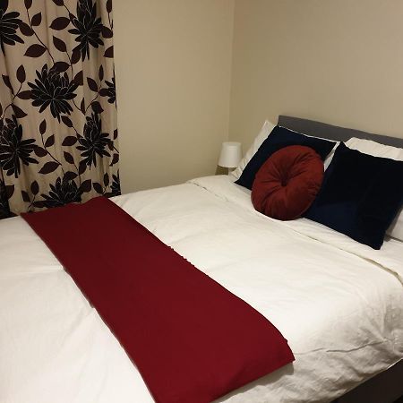 2 Bedroom Lovely Apartment In Woolwich Лондон Екстер'єр фото