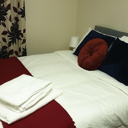 2 Bedroom Lovely Apartment In Woolwich Лондон Екстер'єр фото