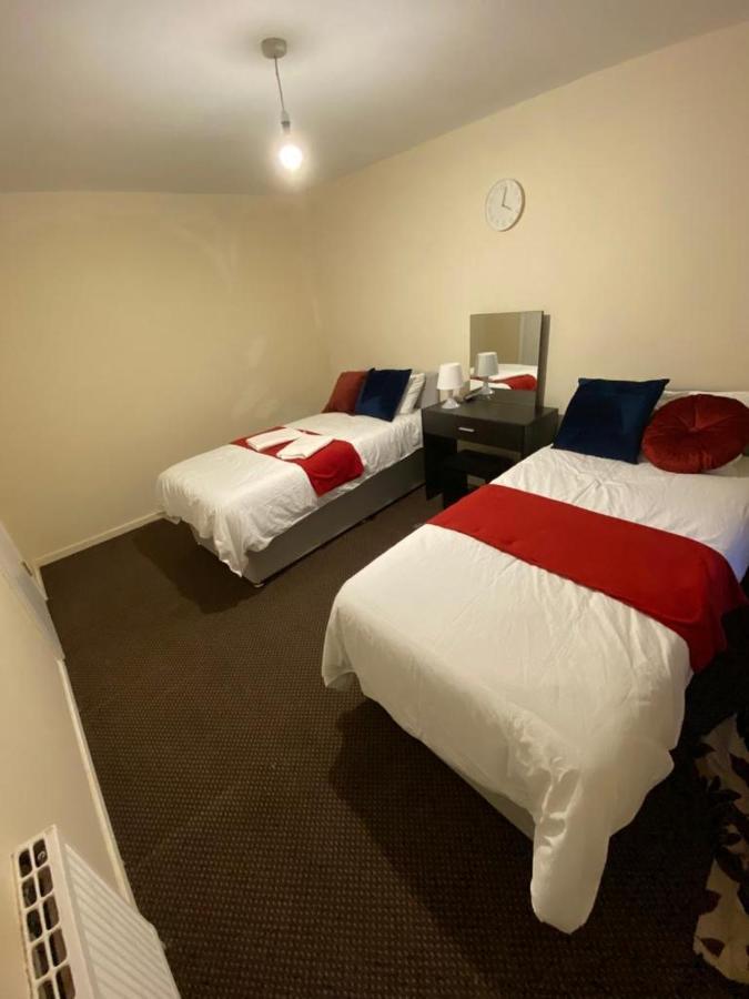 2 Bedroom Lovely Apartment In Woolwich Лондон Екстер'єр фото